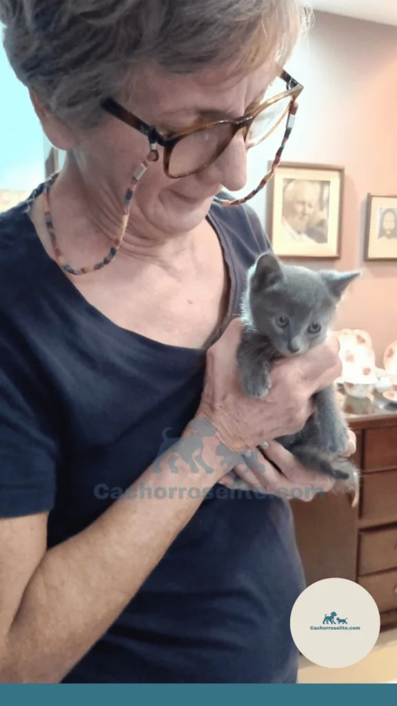 Cliente con su mascota feliz Cachorros elite